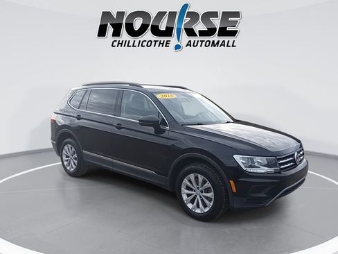 Used 2018 Volkswagen Tiguan SE w/ Panoramic Sunroof Package image 2