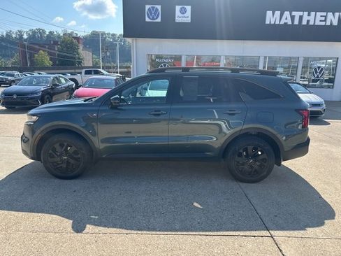 Used 2023 Kia Sorento S w/ Panoramic Sunroof Package image 2