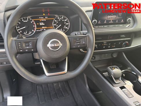 Used 2024 Nissan Rogue S FWD image 15