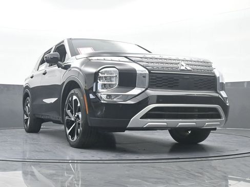 Used 2022 Mitsubishi Outlander SE image 70