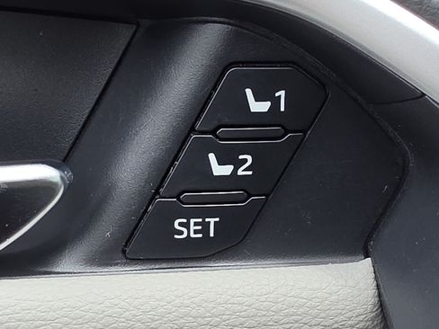 Certified 2020 Toyota RAV4 Limited AWD/4WD image 15