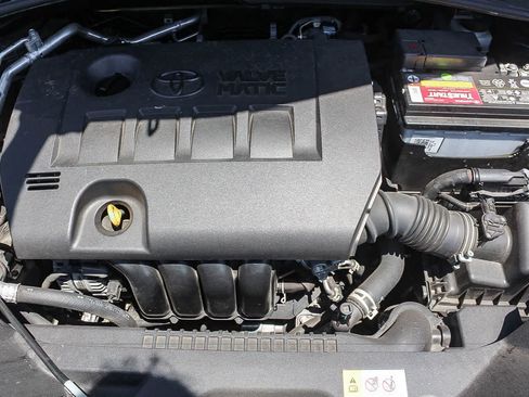 Used 2021 Toyota C-HR XLE FWD image 34