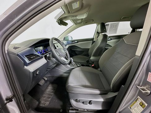 Used 2024 Volkswagen Taos SE image 13