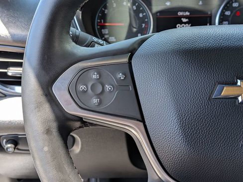 Used 2023 Chevrolet Traverse LT FWD image 18