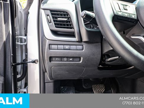 Used 2024 Nissan Rogue SV FWD image 20