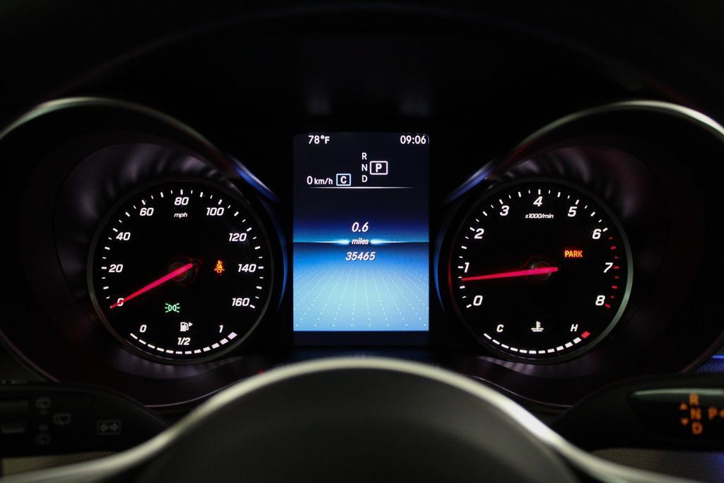Used 2022 Mercedes-Benz GLC 300 image 33