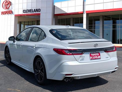 Used 2025 Toyota Camry XSE AWD/4WD image 5