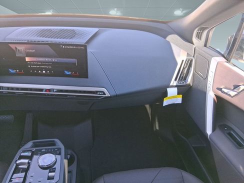 New 2026 BMW iX xDrive45 w/ Premium Package image 27