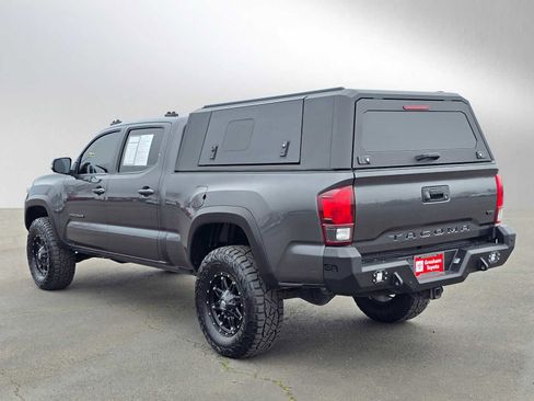 Used 2019 Toyota Tacoma TRD Off-Road image 6