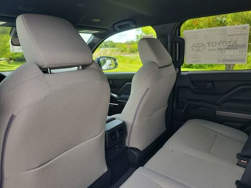 New 2026 Toyota 4Runner SR5 AWD/4WD image 25