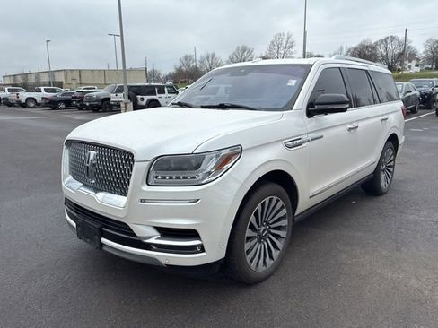 Used 2019 Lincoln Navigator Reserve image 3