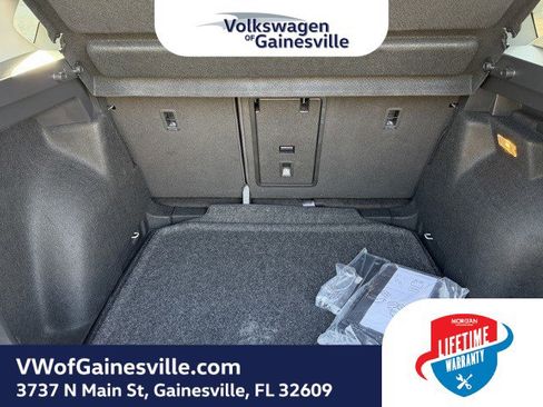 Certified 2023 Volkswagen Taos SE image 7