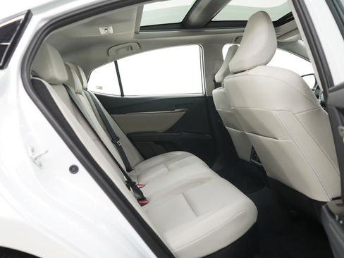 Used 2025 Toyota Camry XLE image 14