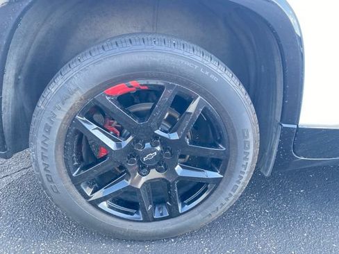 Used 2023 Chevrolet Traverse Premier w/ Redline Edition AWD/4WD image 9