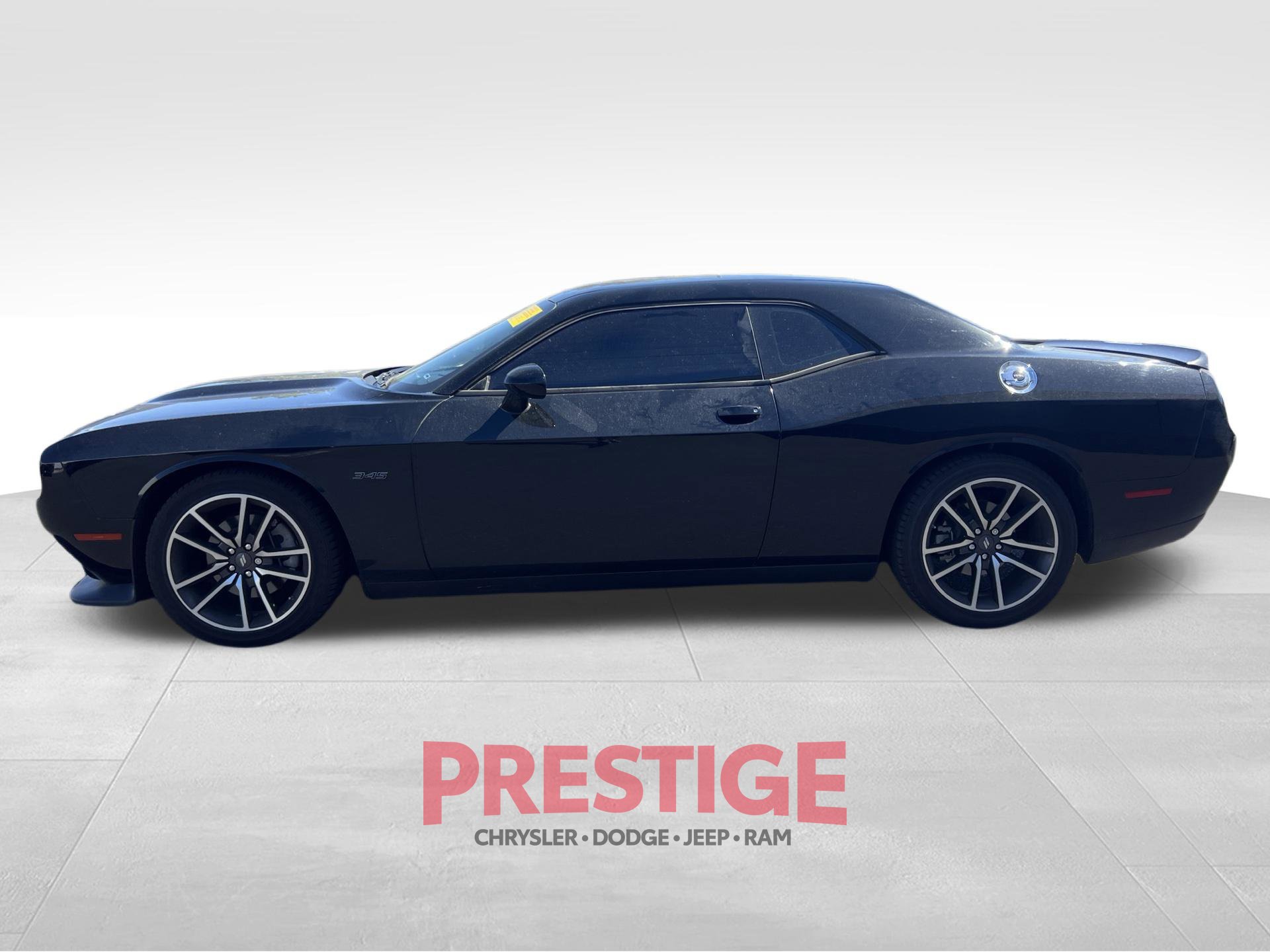 Used 2023 Dodge Challenger R/T RWD image 9