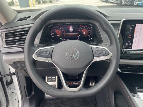 New 2025 Volkswagen Atlas Peak Edition SE image 15