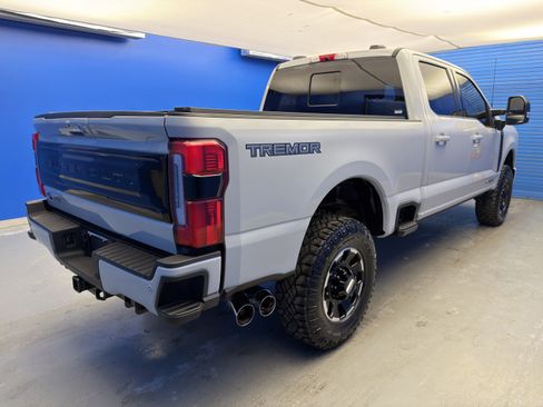 Used 2026 Ford F350 Platinum w/ Tremor Off-Road Package image 7