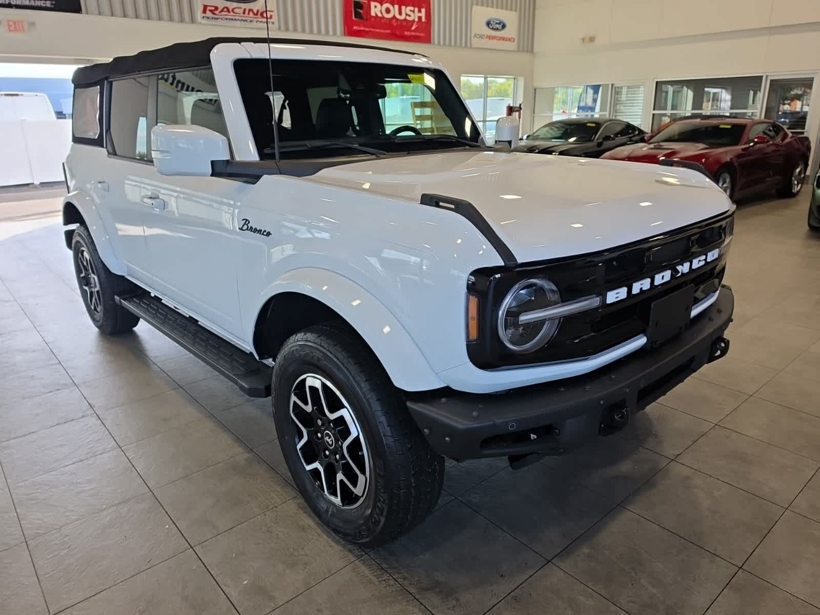 Used 2022 Ford Bronco Outer Banks AWD/4WD image 3