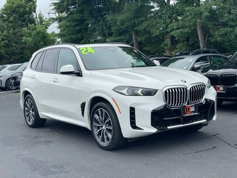 Used 2024 BMW X5 xDrive40i w/ M Sport Package AWD/4WD image 3