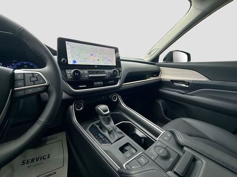Used 2025 Toyota Grand Highlander AWD Hybrid image 29