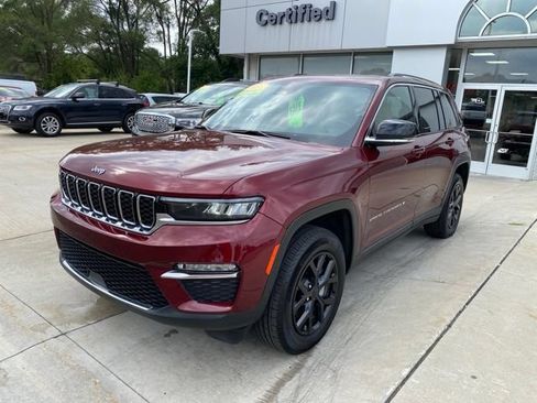 Used 2023 Jeep Grand Cherokee Limited AWD/4WD image 11
