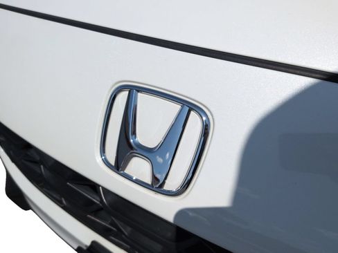 Used 2025 Honda HR-V LX image 32