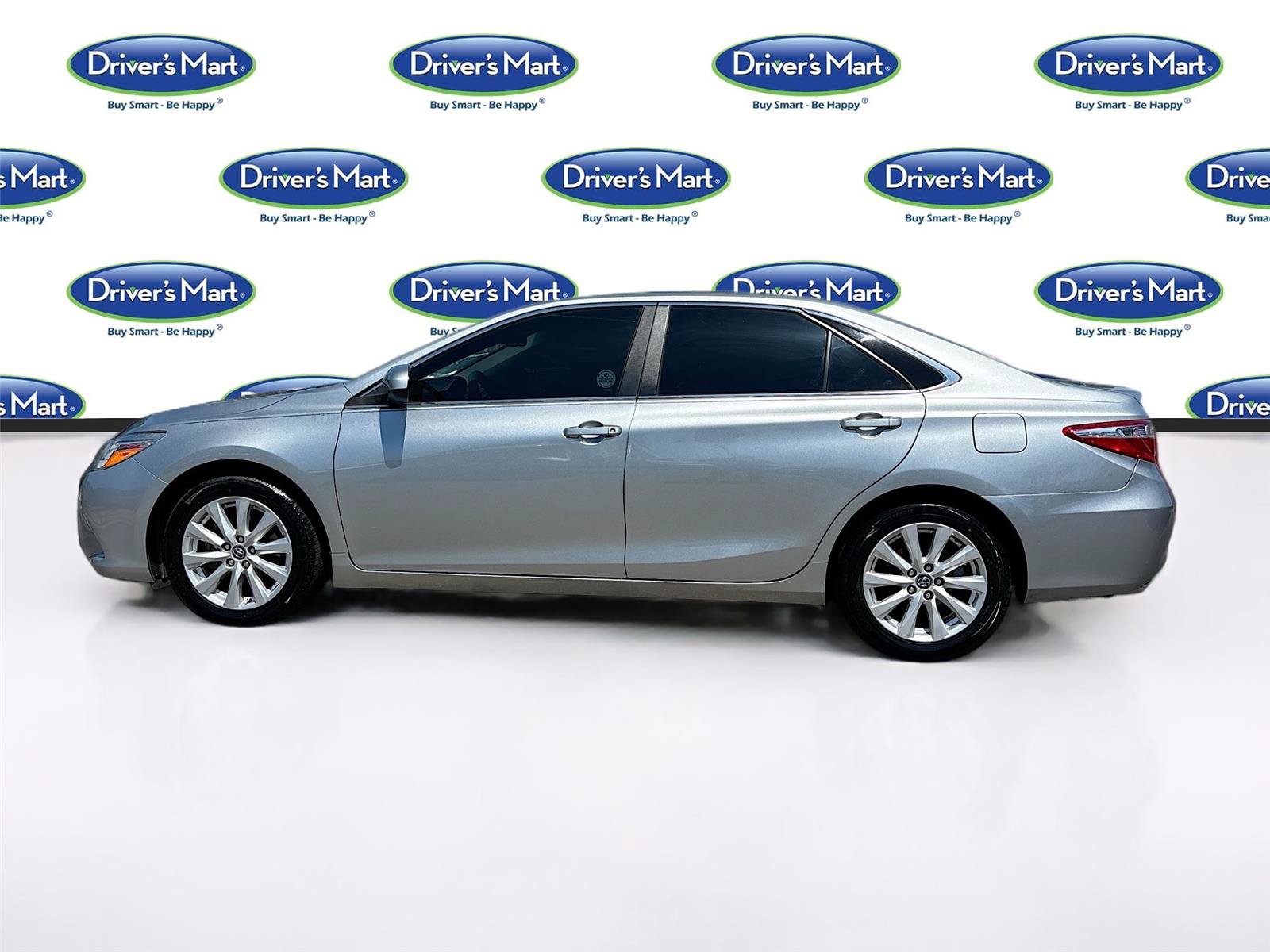 Used 2017 Toyota Camry XLE w/ Advanced Technology Package FWD image 4