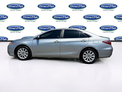 Used 2017 Toyota Camry XLE w/ Advanced Technology Package FWD image 4