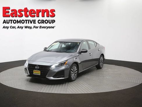 Used 2025 Nissan Altima 2.5 SV FWD image 54