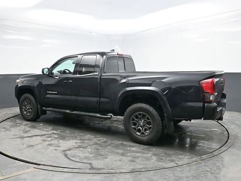 Used 2018 Toyota Tacoma SR5 image 6