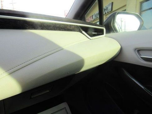 Used 2021 Toyota Corolla SE FWD image 30