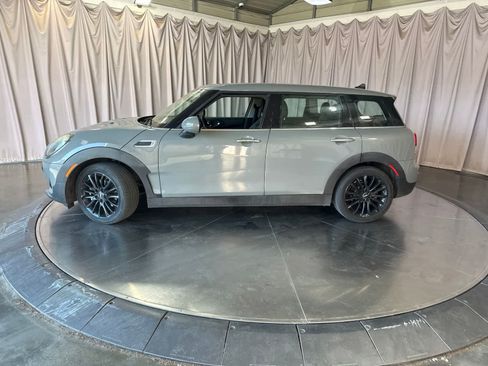 Used 2017 MINI Cooper Clubman FWD image 8
