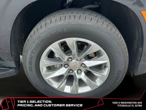 Used 2025 Chevrolet Suburban Premier RWD image 42