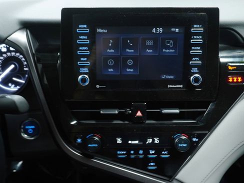 Used 2024 Toyota Camry SE FWD image 17