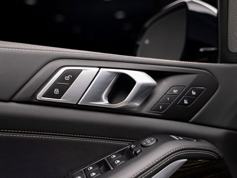 Used 2024 BMW X5 sDrive40i w/ Executive Package image 54