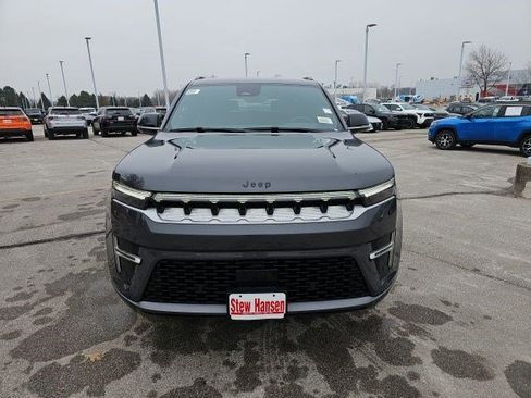 New 2026 Jeep Grand Wagoneer L 4WD image 9