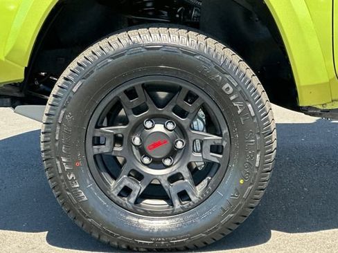 Certified 2023 Toyota Tacoma TRD Sport w/ TRD Premium Sport Package AWD/4WD image 31
