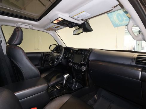 Used 2020 Toyota 4Runner TRD Off-Road Premium w/ Moonroof Package AWD/4WD image 28