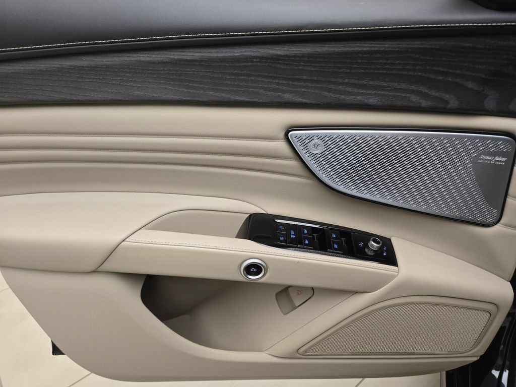 Certified 2023 Maserati Grecale GT AWD/4WD image 31