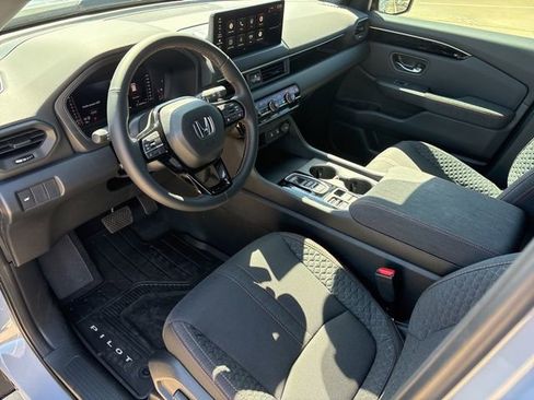 New 2026 Honda Pilot Sport image 10