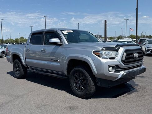 Used 2020 Toyota Tacoma SR5 RWD image 3