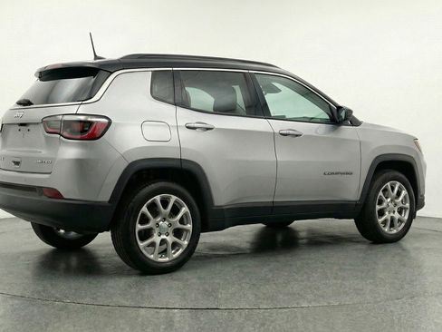Used 2025 Jeep Compass Limited AWD/4WD image 9