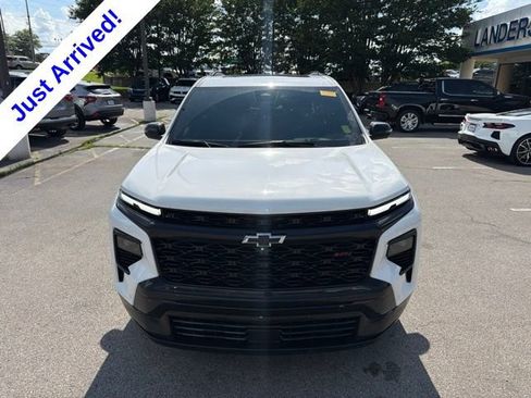 Used 2024 Chevrolet Traverse RS FWD image 9