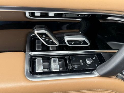 Used 2023 Land Rover Range Rover Long Wheelbase SE image 13