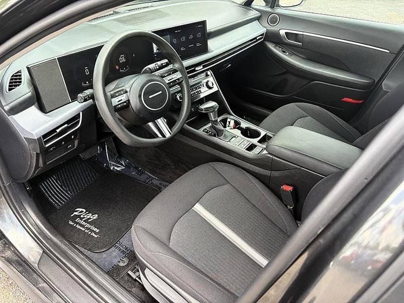 Used 2025 Hyundai Sonata SE FWD image 14