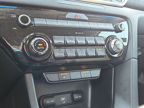 Used 2020 Kia Sportage EX image 22