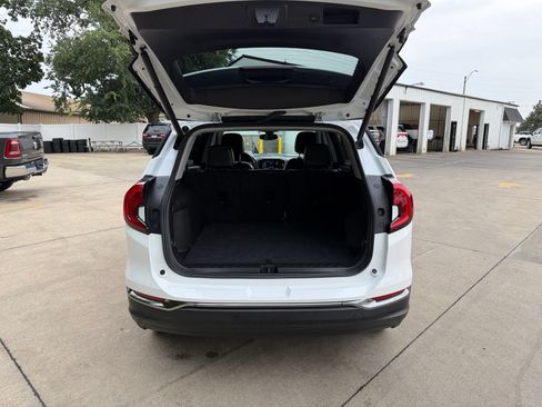 Used 2022 GMC Terrain AT4 AWD/4WD image 18