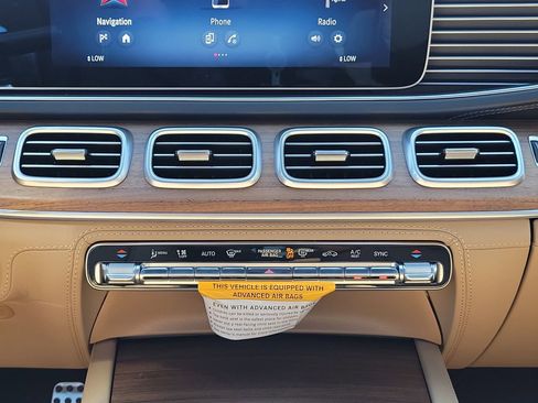 New 2026 Mercedes-Benz GLS 580 4MATIC image 19