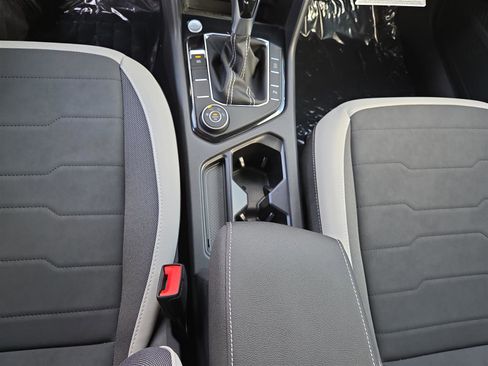 New 2025 Volkswagen Taos SE image 23