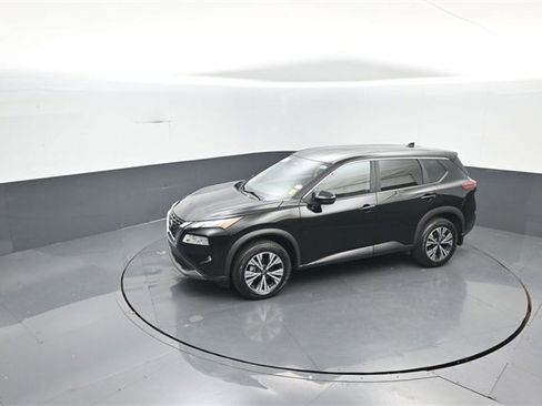 Used 2023 Nissan Rogue SV image 18
